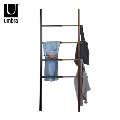 打造靈動(dòng)收納 umbra哈伯階梯式衣帽架，現(xiàn)代家居的簡約美學(xué)與實(shí)用主義
